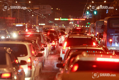 Түгжрэл дээд цэгтээ хүрч алба хаагчид уртасгасан цагаар ажиллав