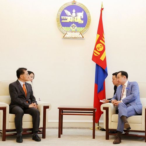 БНСУ-ын виз мэдүүлэхэд тулгарч буй хүндрэлийг арилгах талаар ярилцлаа