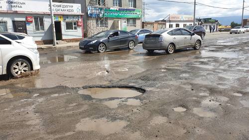 Э.Бөхбат: Нийслэлийн хэмжээнд 104 автозам эвдрэлтэй байна