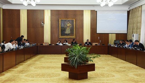 Зарчмын зөрүүтэй 90 гаруй санал байна