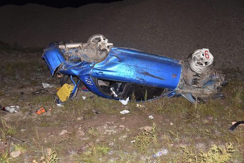 Сэрэмжлүүлэг: Спорт автомашин осолдож гурван хүн нас баржээ