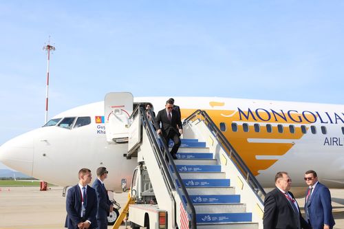 Ерөнхийлөгч Х.Баттулга ОХУ-ын Владивосток хотод хүрэлцэн ирлээ