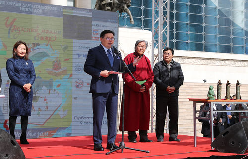 “Мэргэн ном” цомоо гардууллаа