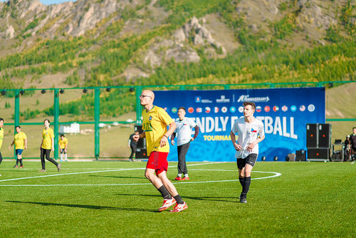 Элчин сайдууд, төлөөлөгчид хөлбөмбөгийн аваргуудаа 10 дахь жилдээ тодрууллаа