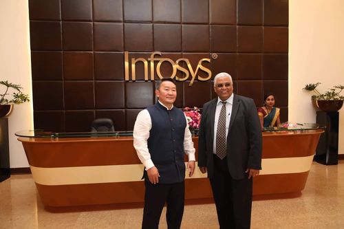 Ерөнхийлөгч Х.Баттулга БНЭУ-ын тэргүүлэх компаниудаар зочиллоо