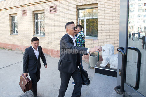 Ц.Сандуй А.Ганбаатар нарын хэргийг прокурорт буцаав