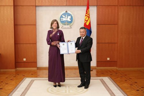 АХБ-ны суурин төлөөлөгч Ёландаг Найрамдал медалиар шагнав