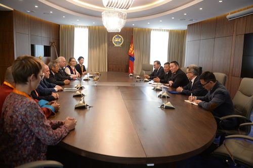 Ерөнхийлөгч Х.Баттулга монголч эрдэмтэдтэй уулзлаа