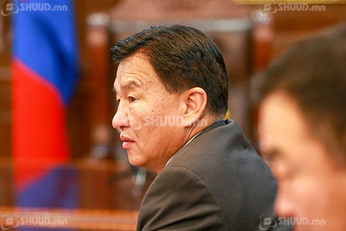 Ц.Даваасүрэн: Манай улстөрчид мэдэхгүй, чадахгүйгээ мэддэггүй нь харамсалтай