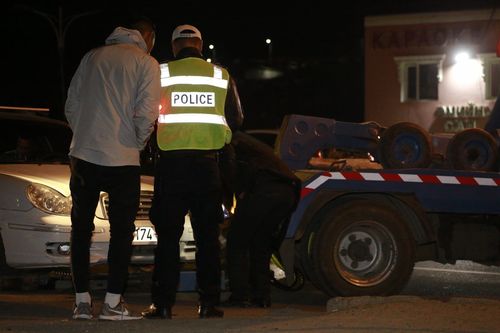 Хуулиа биш эрхээ л мэддэг ард түмэн