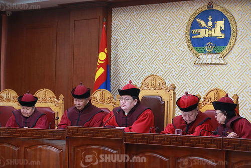 Ч.Хүрэлбаатар сайдыг бухимдуулсан цэцийн шийдвэр