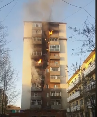 Орон сууцан гарсан галыг унтраахаар ажиллаж байна