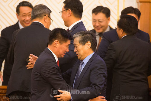 ФОТО: Үндсэн хууль баталсан МАН-ынхны баярын ТЭВРЭЛТ