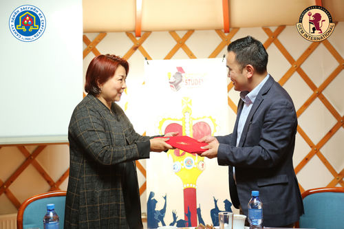 “CREATIVE STUDENT” тэтгэлэгт хөтөлбөр зарлалаа