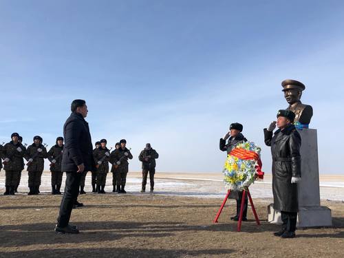 Ерөнхий сайд У.Хүрэлсүх Халх гол суманд ажиллаж байна