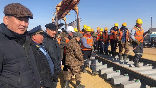 Ерөнхий сайд У.Хүрэлсүх төмөр замын бүтээн байгуулалттай танилцав