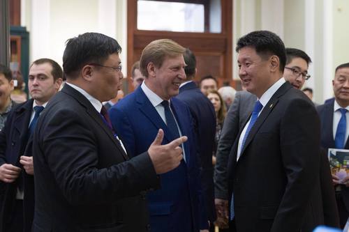 У.Хүрэлсүх Москва хотод болж буй Бизнес форумд үг хэлэв