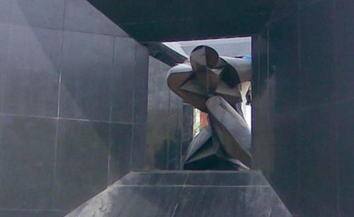 Хууль гаргаж ялладаг шинэ технологи буюу коммунист фашизм