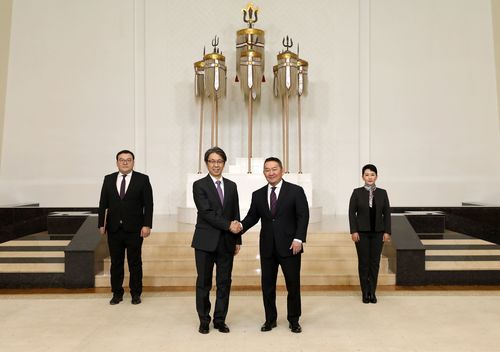 Элчин сайд Кобаяши Хироюки Итгэмжлэх жуух бичгээ өргөн барив