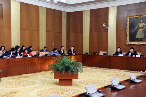 Иргэдийн тэтгэвэр барьцаалсан зээлийн төлбөрийг төлөх төслийн эцсийн хэлэлцүүлгийг хийлээ