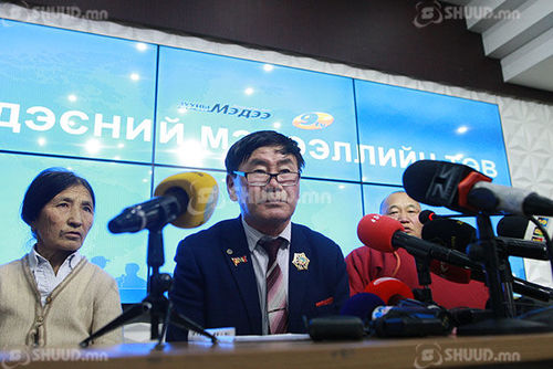 ВИДЕО: Тэтгэврийн зээлгүй ахмадуудад 3 сая төгрөг олгохыг Ерөнхийлөгчөөс хүслээ