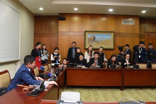 Халдашгүй байдлын дэд хороо хаалттай хуралдав