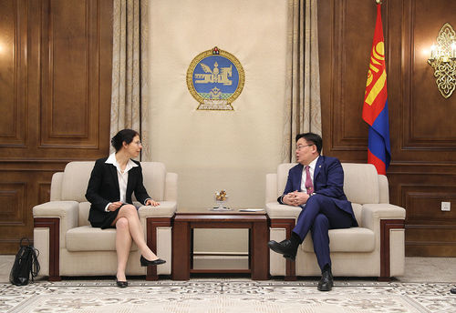 Канадын Засгийн газрын оруулж буй хувь нэмрийг өндрөөр үнэлж байна гэв