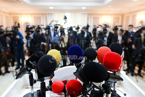 “Монголд хэвлэлийн эрх чөлөө боогдож байгааг дэлхий нийтэд зарлаж байна”