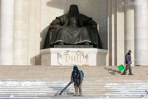 Улаанбаатарт 4 хэм хүйтэн байна