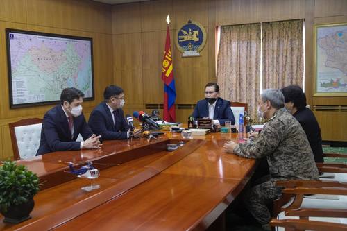 Прокурорын байгууллагын ажилтан, албан хаагчид нэг өдрийн цалингаа хандивлав