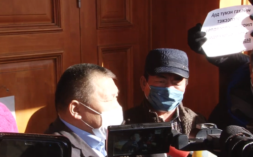 Тариалан эрхлэгчид улаанбуудайн импортыг эсэргүүцэн жагсаж байна