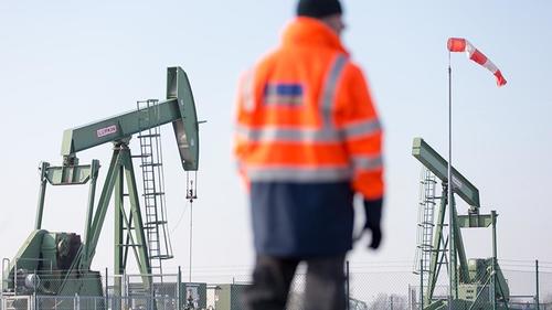 Газрын тосны үнэ 30 хувиар уналаа