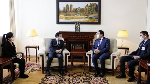 БНСУ: Монгол оюутнуудын визийн асуудлыг шийдвэрлэхийн төлөө байгаа