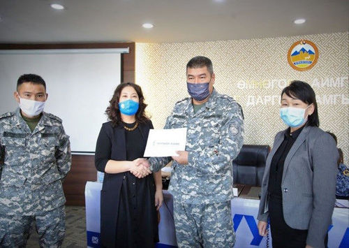 Төрийн банкны ажилтнууд COVID-19 вирусийн эсрэг аянд нэгдэн 33, 192, 000 төгрөгийн хандив өглөө