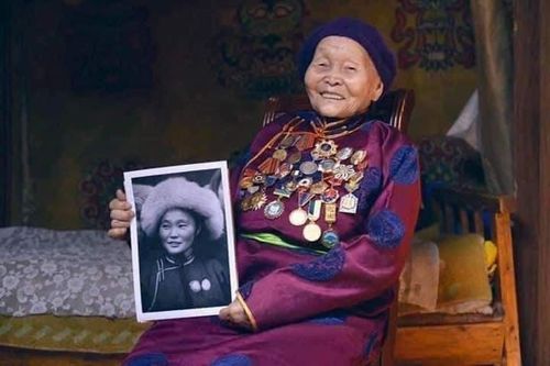 Фронт Цэгмид Ахмад дайчин болов