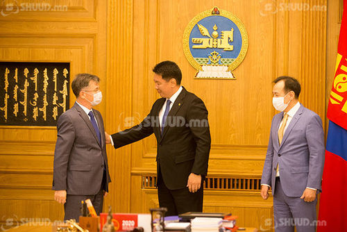 Монголын ард түмнээс ОХУ-ын ард түмэнд үзүүлж буй хүмүүнлэгийн тусламжийн гэрчилгээг гардуулав