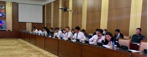 УИХ-ын шинэ гишүүд номын дуу сонсч байна