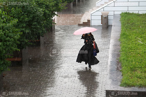 Улаанбаатарт 25 хэм дулаан, бороотой