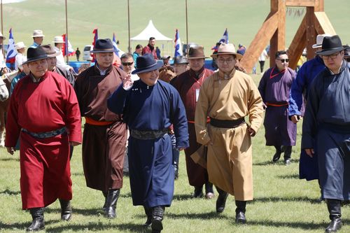 Начин, харцага, заан цолны болзол хангасан бөхчүүдэд цол олголоо
