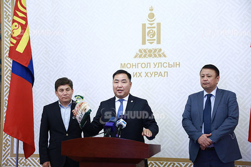 Б.Пүрэвдорж: Талх хэрэглэгчдэд хүрэхдээ 300-400 төгрөгийн НӨАТ-ын нэмэгдэлтэй байдаг