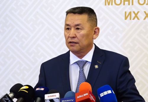 Ш.Адьшаа: А.Отгонбаатар надаас хамгаалалт хүссэн учир би зөвлөхөөрөө авсан