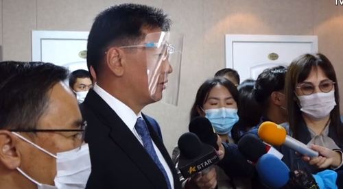 ШУУД: Ерөнхий сайд эрүүл мэндийн салбарынхантай уулзаж байна