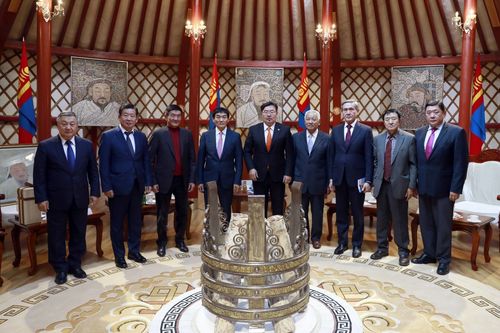 УИХ-ын дарга Г.Занданшатар үе үеийн Их Хурлын дарга нарыг хүлээн авч уулзлаа