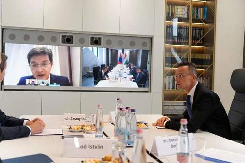 Унгарын Гадаад хэрэг, худалдааны сайд Петер Сийяртотой цахим уулзалт хийв
