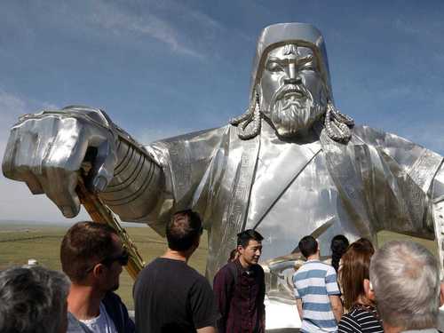 Le Monde: Хятадын цензурээс болж Чингис хааны үзэсгэлэнг 2024 он хүртэл хойшлуулав