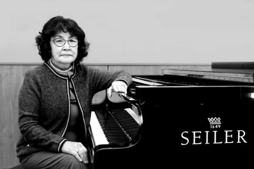 Таван үеийн багш, шавь хамтран төгөлдөр хуурын тоглолт хийнэ