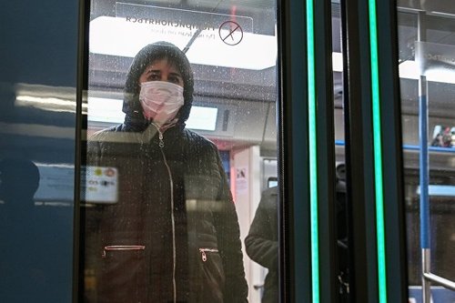 COVID-19: Москва мужид сургуулиуд цахимаар хичээллэж, ахмадууд гарах 