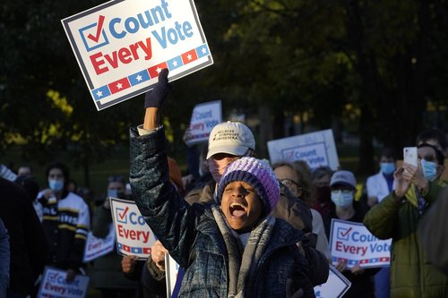 АНУ-ын сонгууль: Америкчууд сонгуулийн дүнг эсэргүүцэн жагсаж эхлэв