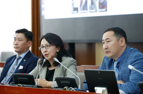 Боловсролын багц хуулийн төсөлд олон нийтээс санал авах ажлыг орон даяар эхлүүллээ