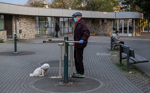 COVID-19: Тусгаарлалт ба торгууль